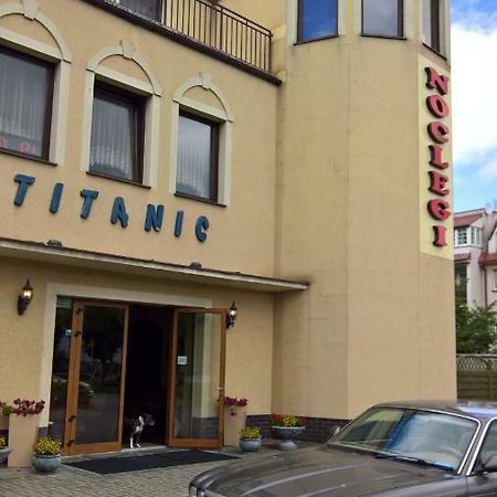 Titanic Bed and Breakfast Władysławowo Exteriör bild